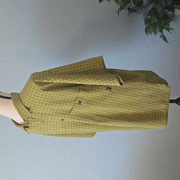 PATAGONIA Mens Short Sleeve Puckerware Button Down Shirt Avocado Green Sz XXL - Picture 7 of 14